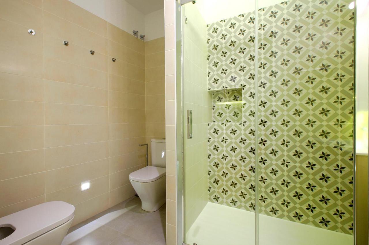 Prado - Madflats Collection * Madrid